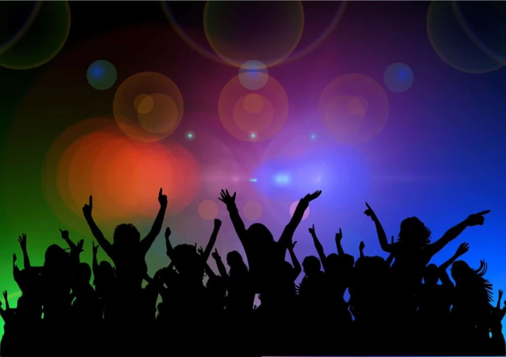 Free Image by Gerd Altmann from Pixabay - team-building