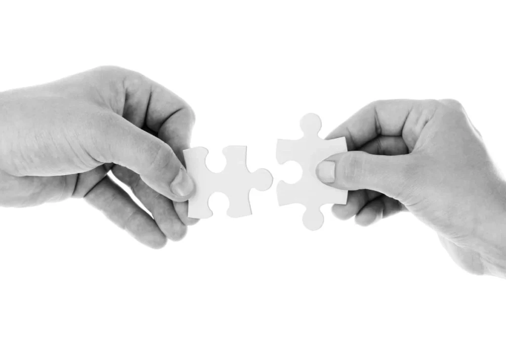Image by PublicDomainPictures from Pixabay -- team-building problem-solving
