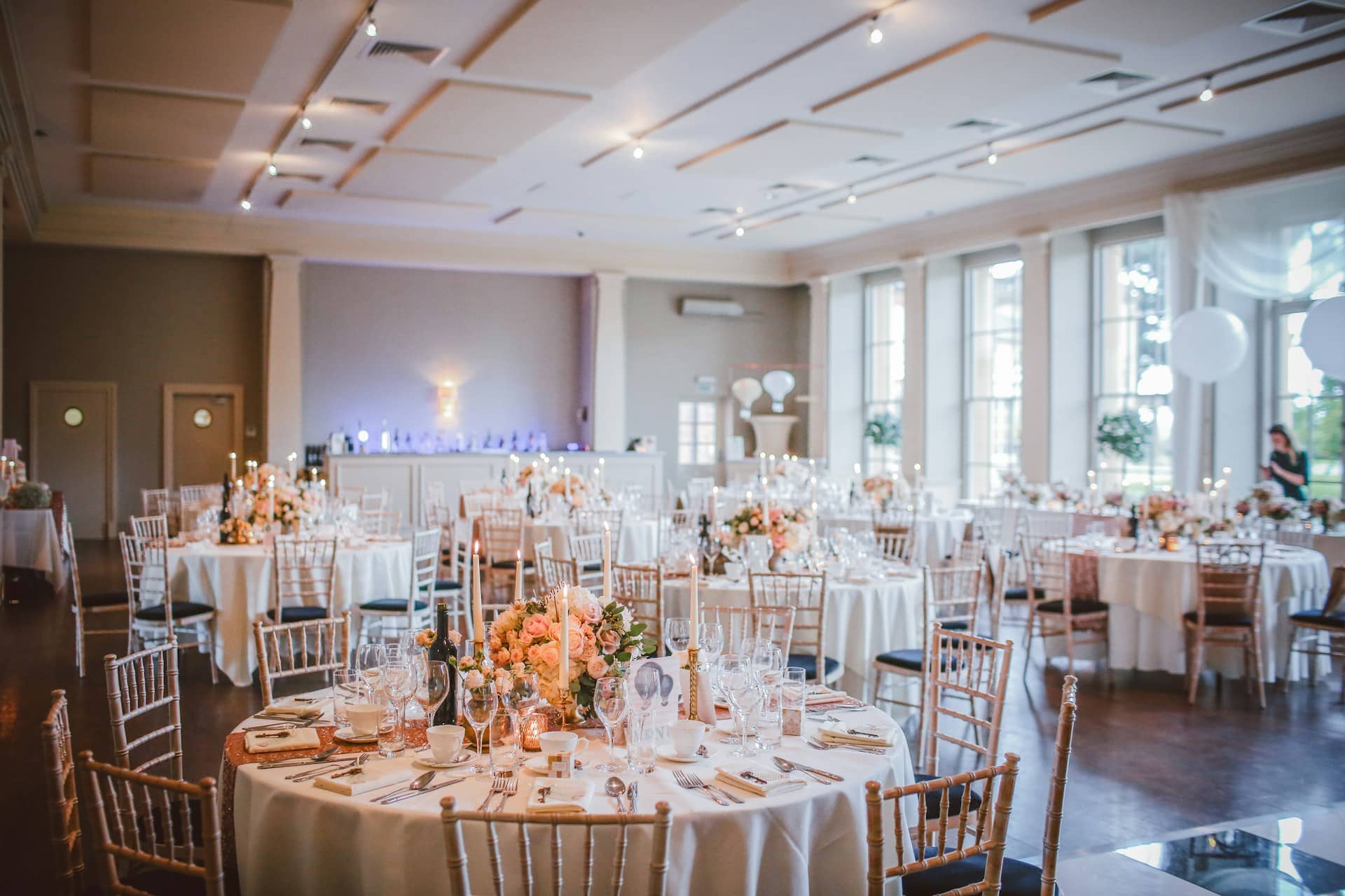 Image title: Table decoration in a room. Image alt-title: pop-up events Image URL: https://unsplash.com/photos/table-settings-in-room-OAVqa8hQvWI 