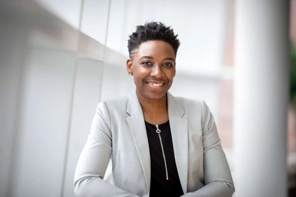 Pexels - professional corporate event planner https://www.pexels.com/photo/woman-wearing-gray-notch-lapel-suit-jacket-2381069/