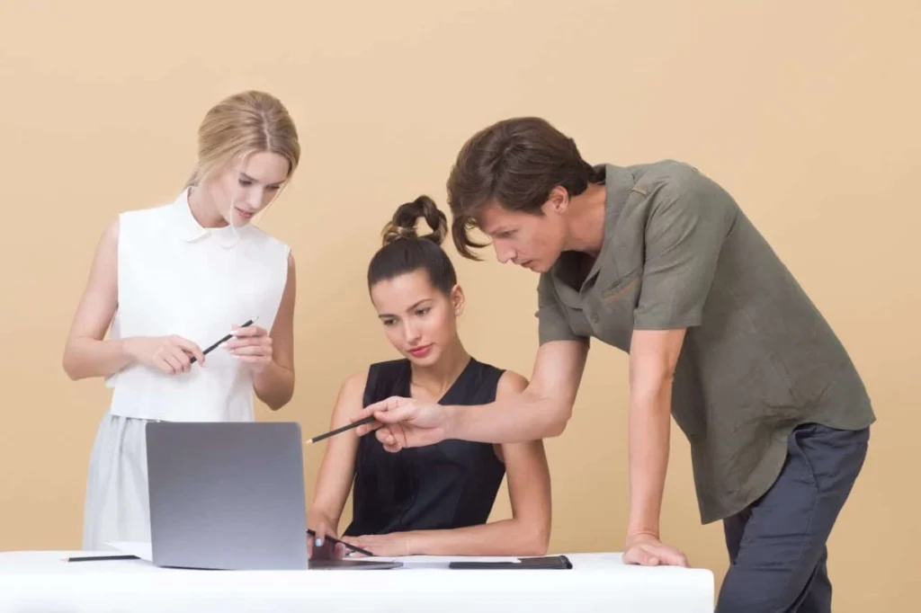 Photo by Moose Photos: https://www.pexels.com/photo/colleagues-looking-at-laptop-1036641/ - feedback