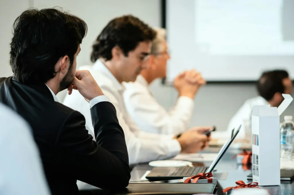 Photo by Karl Solano: https://www.pexels.com/photo/people-in-the-office-11045731/