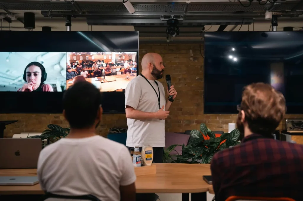 Photo by Viridiana Rivera: https://www.pexels.com/photo/business-presentation-with-interactive-video-call-28683720/